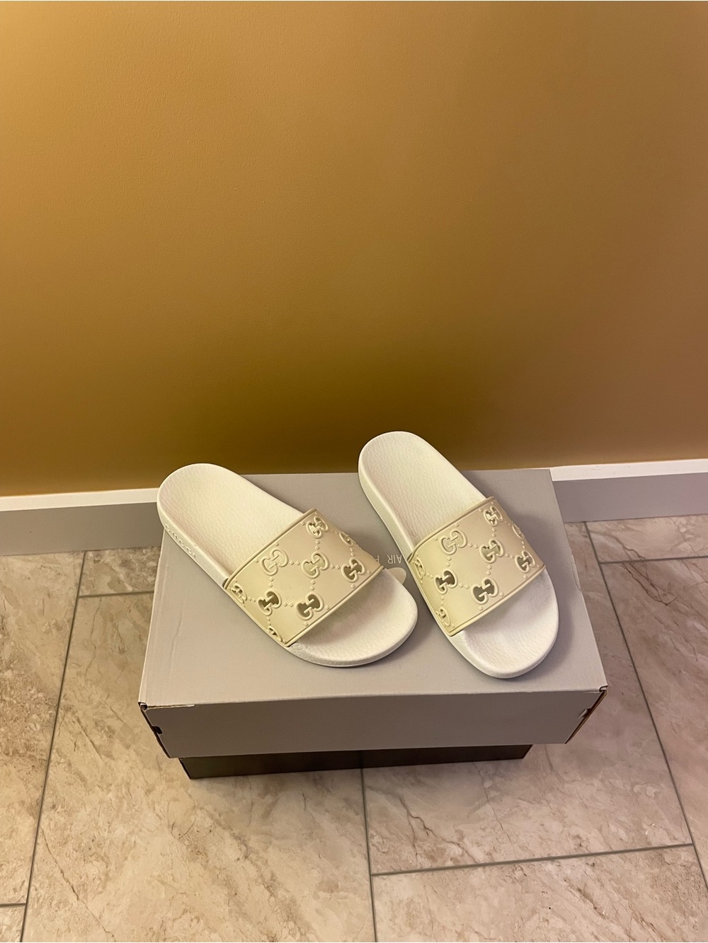 Authentic! Gucci Kids GG Rubber Slides – Size 36